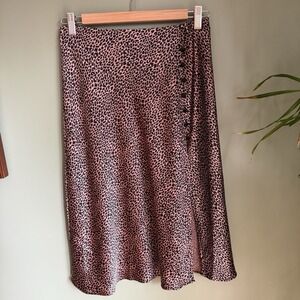 Victoria's Secret Women's SMALL Neutral Cheetah Print Buttoned Skirt with Slit